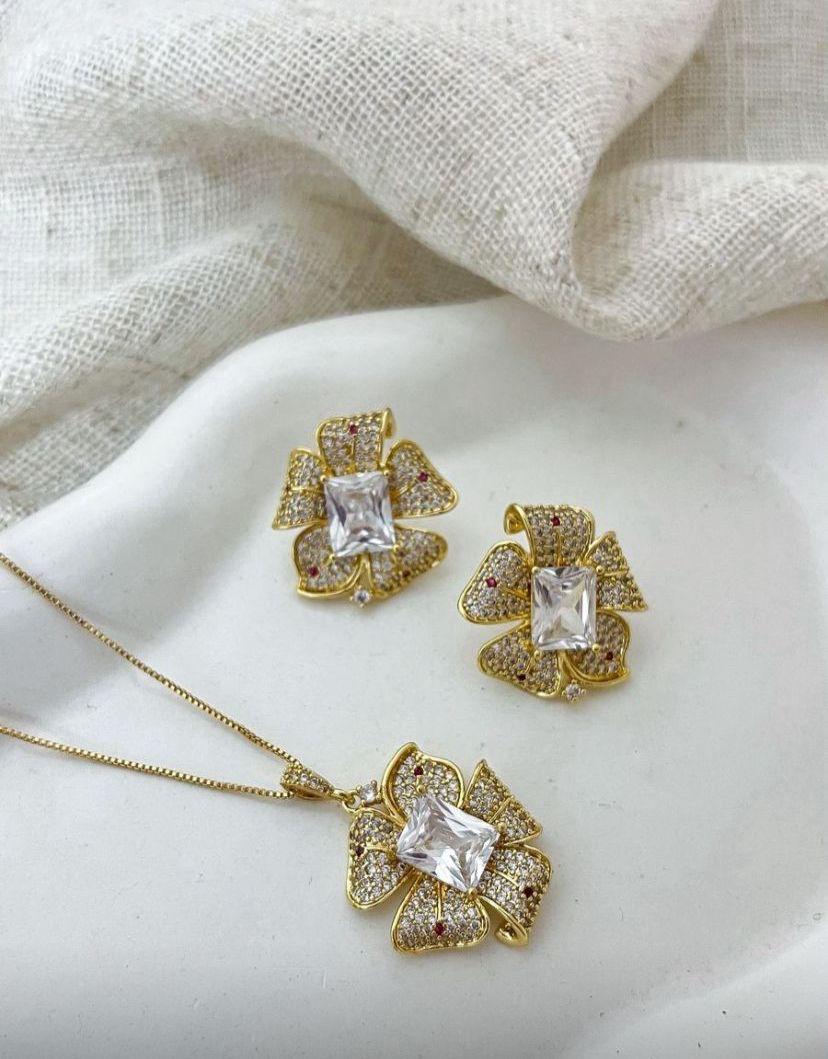 Royal Blossom Crystal Set