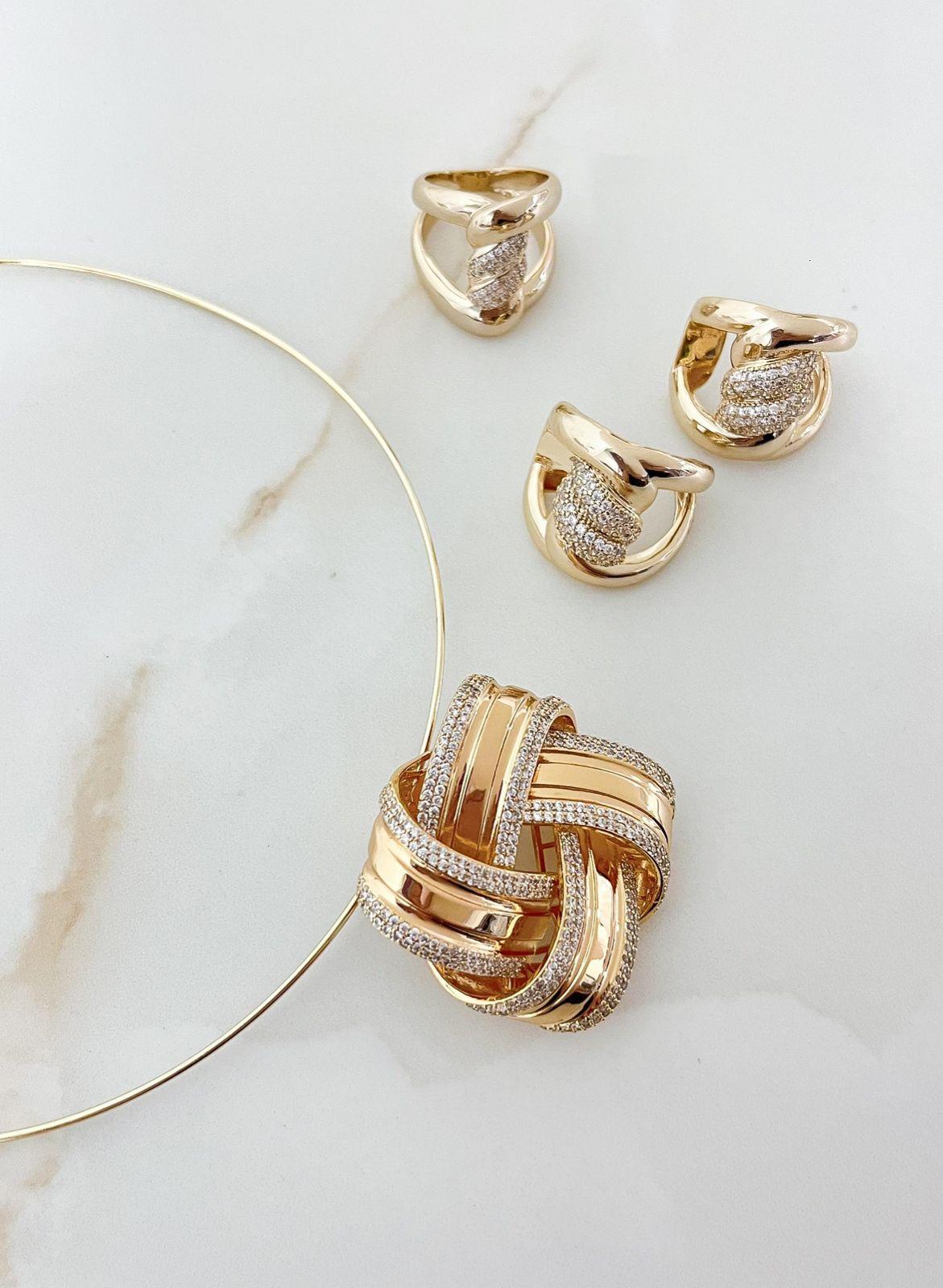 Gold Knot Crystals Set