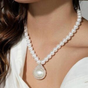 Classic pearl necklace set with elegant pendant.